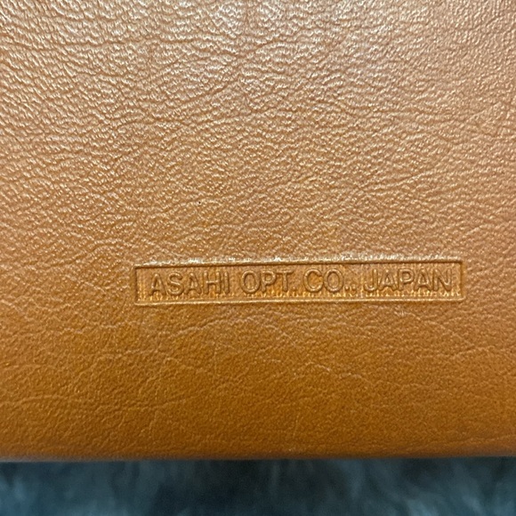 Vintage Pentax Brown Leather Camera Bag with accessories. - Picture 2 of 16